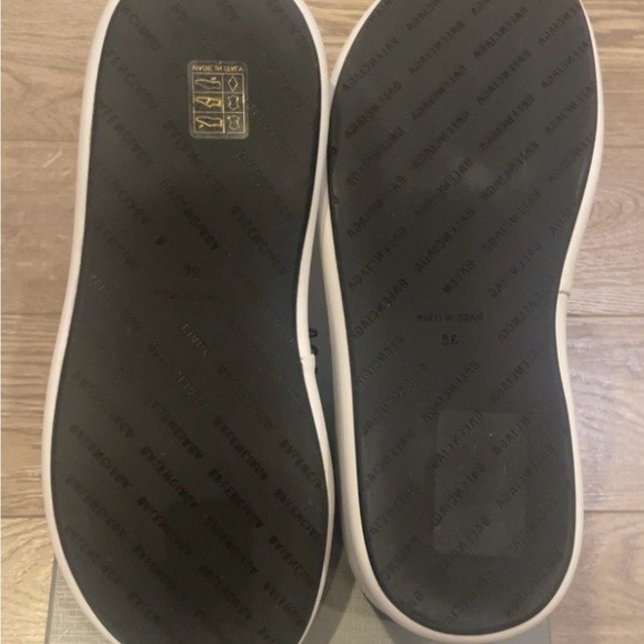 Rise leather platform slides in white - Balenciaga - Picture 9 of 11